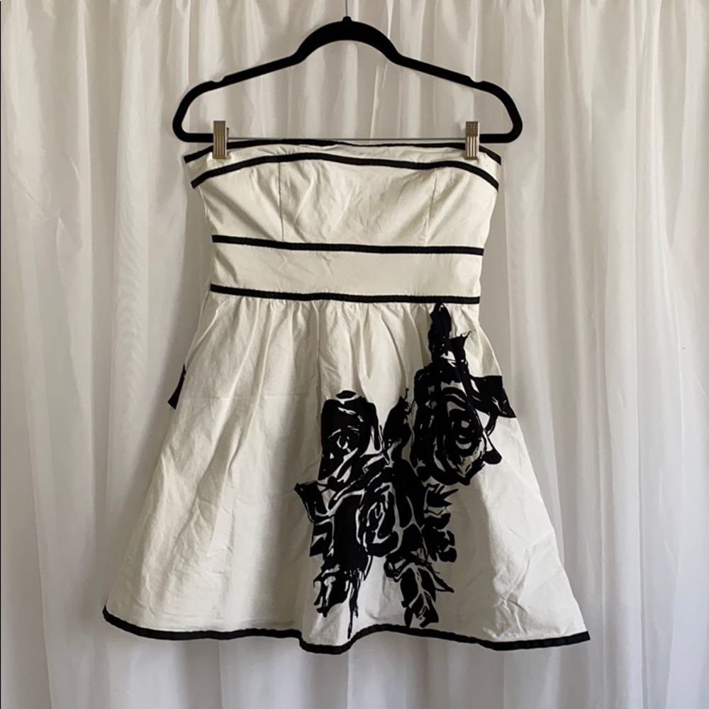 Floral White & Black Strapless Dress